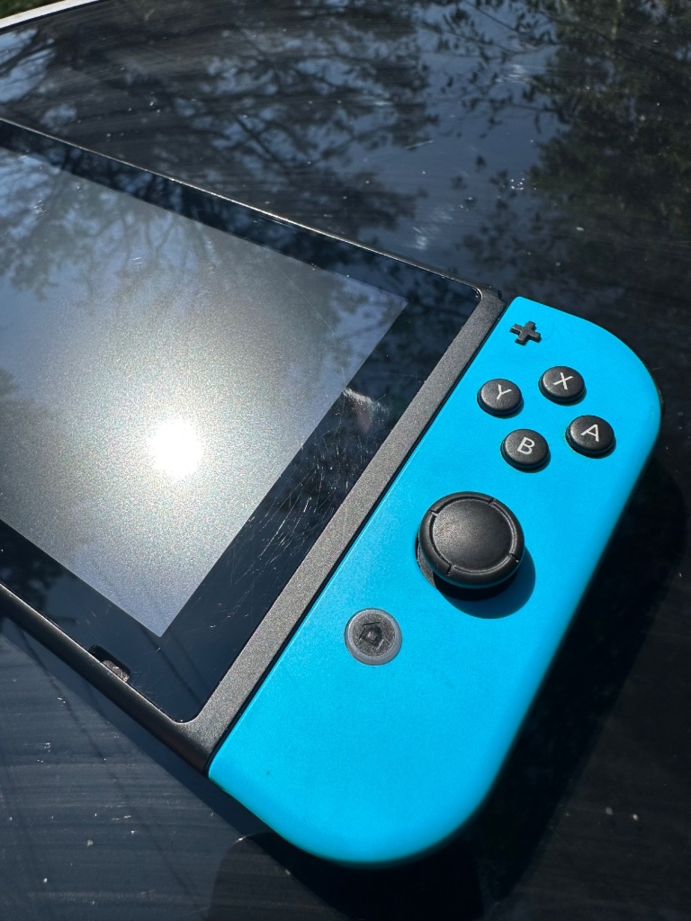 Nintendo Switch - Picture 6 of 8